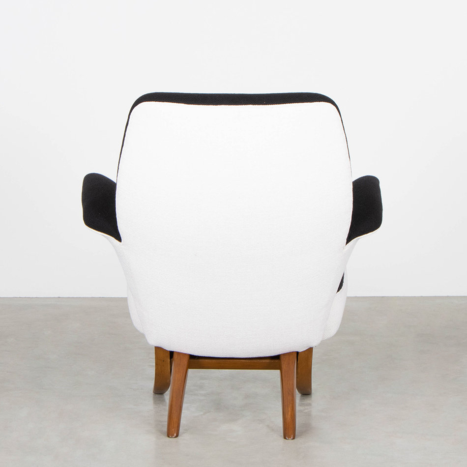 Theo Ruth Penguin armchair black and white upholstered Artifort 1950s
