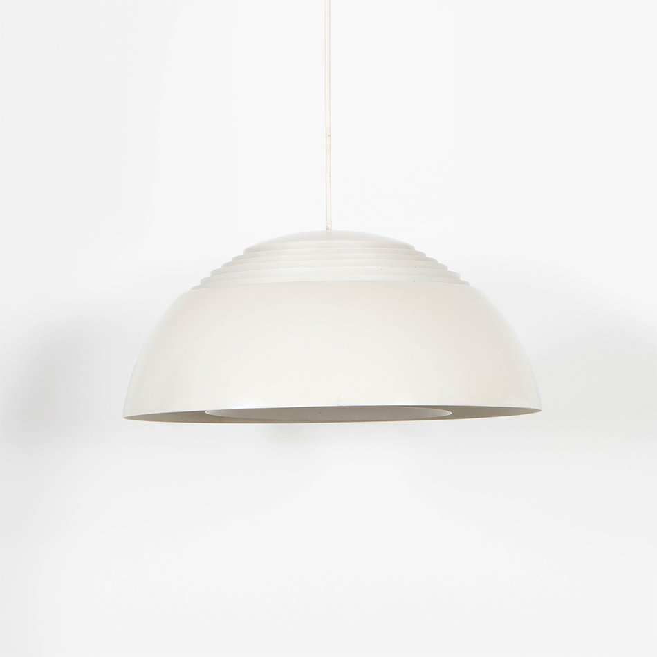 Arne Jacobsen hanglamp AJ royal Louis Poulsen