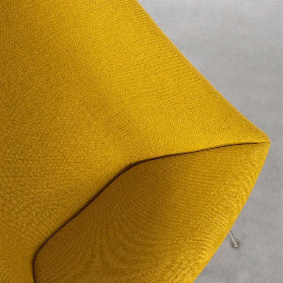 Pierre Paulin Oyster Chair armchair yellow fabric Artifort