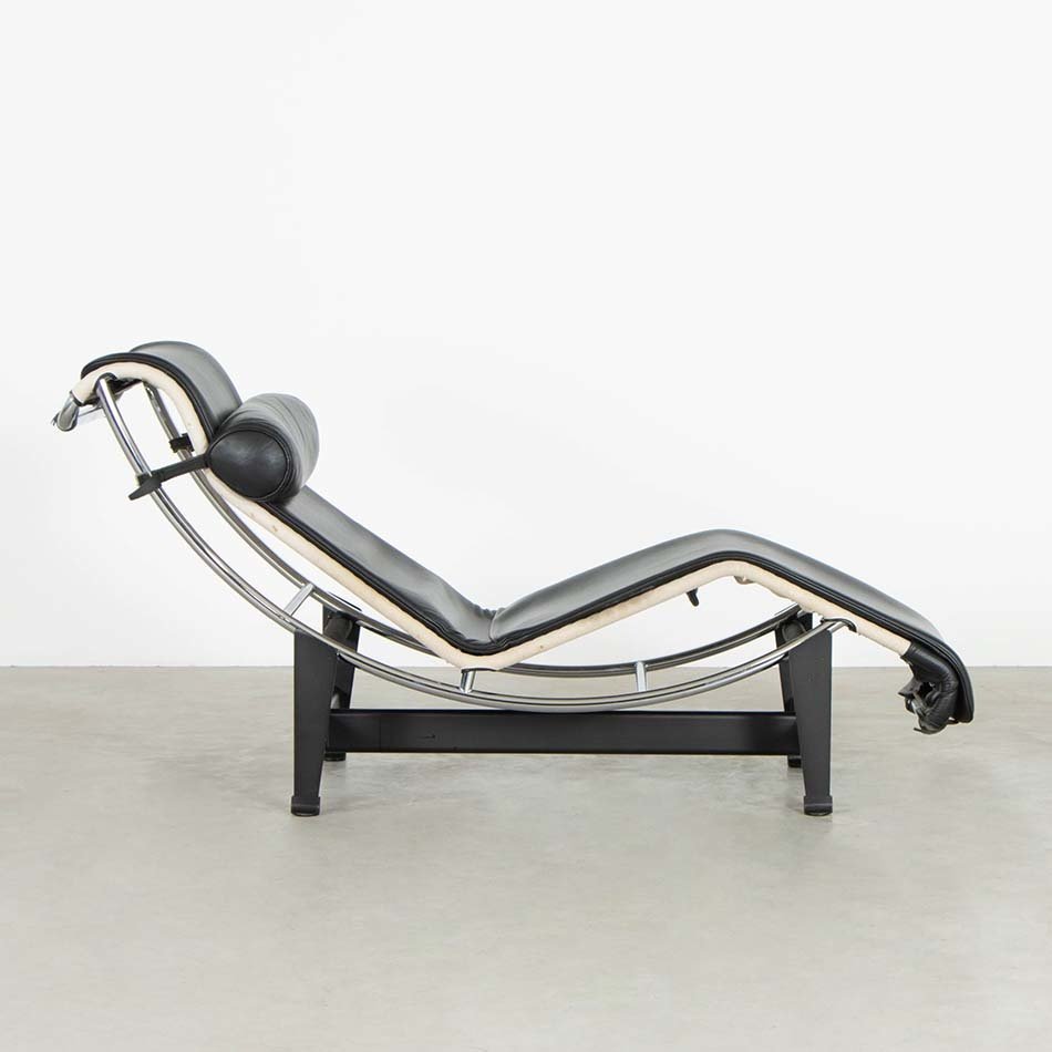 Le Corbusier LC4 chaise longue Cassina