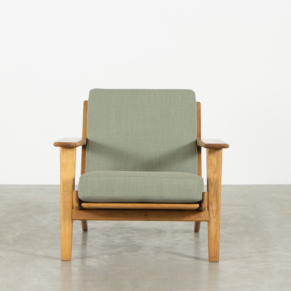 Hans J Wegner GE290 armchair green Getama