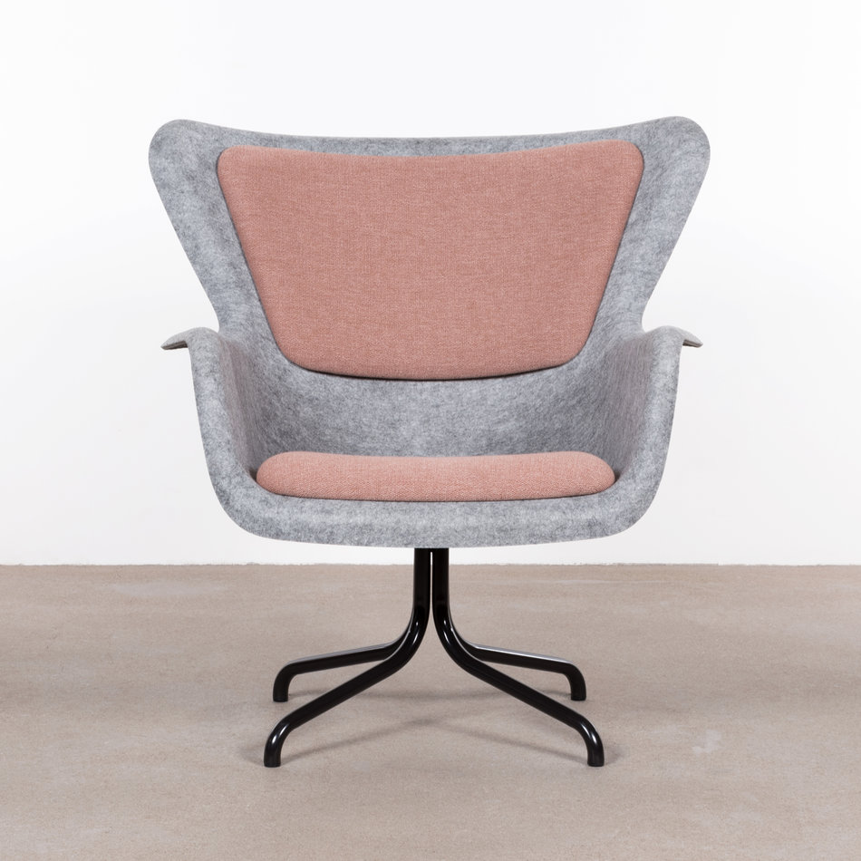 PE<span>T Armchair With Cover - Black / Light Grey / Light Pink Upholstery</span>
