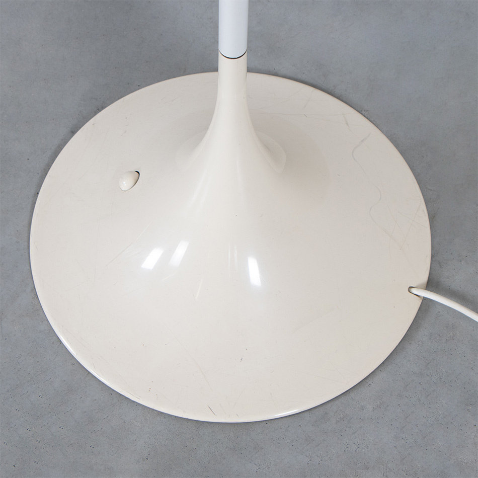 Verner Panton floor lamp panthella Louis Poulsen