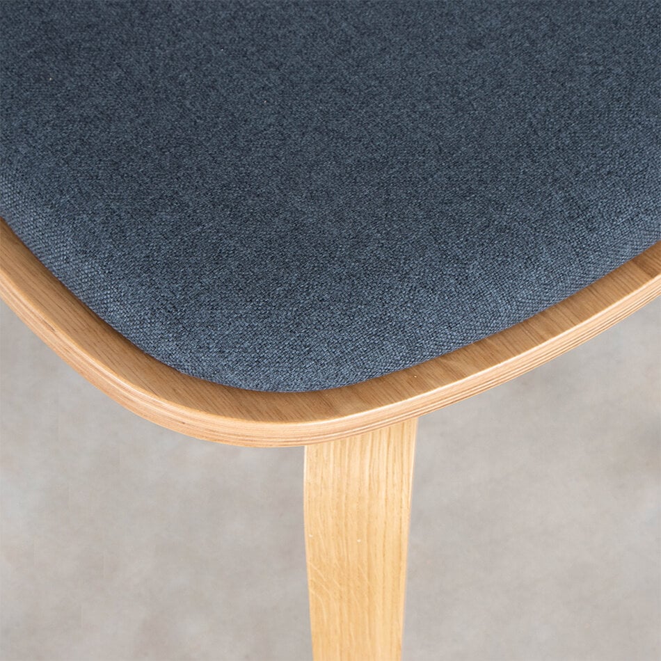 Junni Dining Chair Oak / Seat Soil Indigo 90