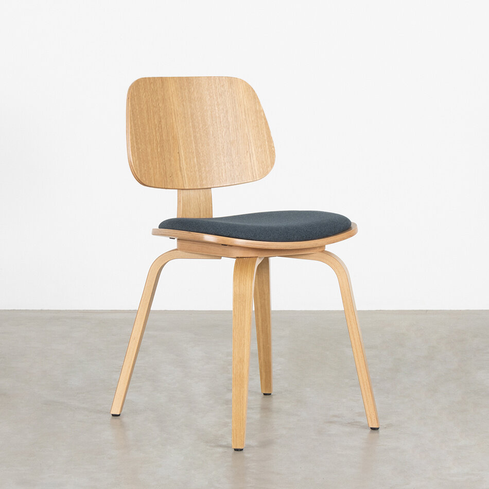 Junni Dining Chair Oak / Seat Soil Indigo 90