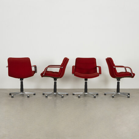 Set van 4 Geoffrey Harcourt stoelen rood Artifort
