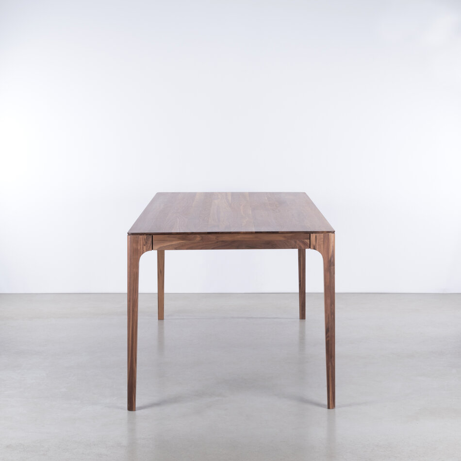 Rikke Table 240x80 Walnut matt lacquered - Magazijnsale