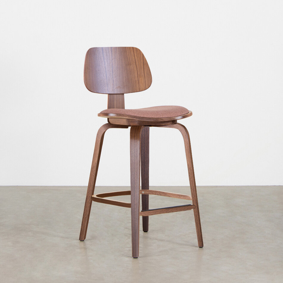 Junni Bar Chair Walnut Matt Lacquered / Soil Blush 92