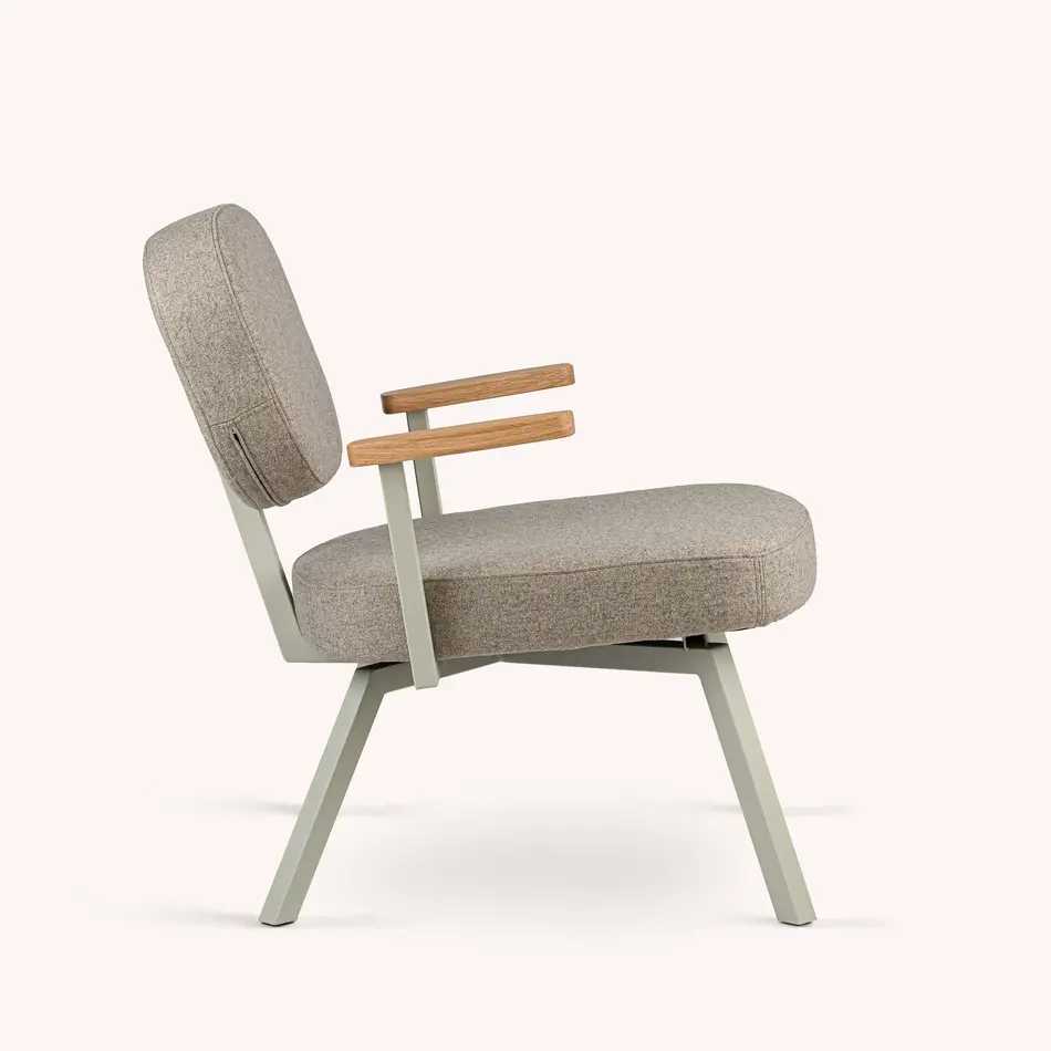 MK Armchair With Oak Arm Fabric Facet Felt Pebble 07 Frame Pebble Grey (RAL 7032)