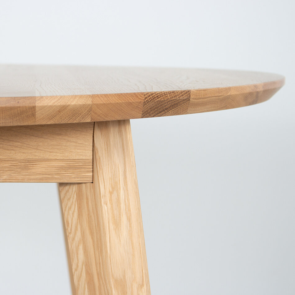 Nonne Table Round Oak