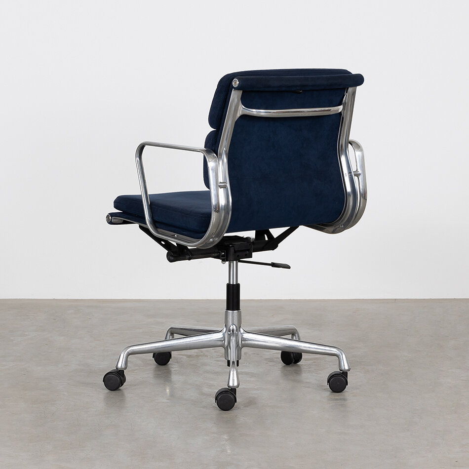 Eames EA217 office chair blue suede aluminum frame Vitra