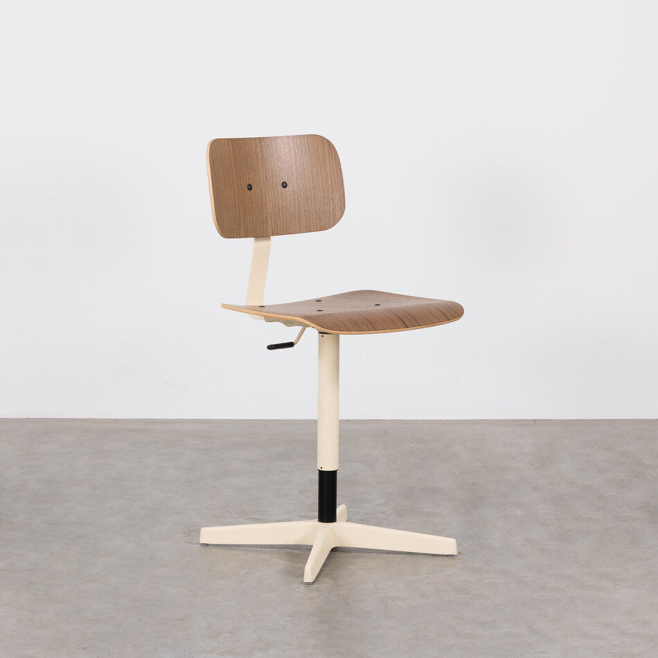 Elon Industrial Work Chair Light Ivory (RAL1015) / Walnut