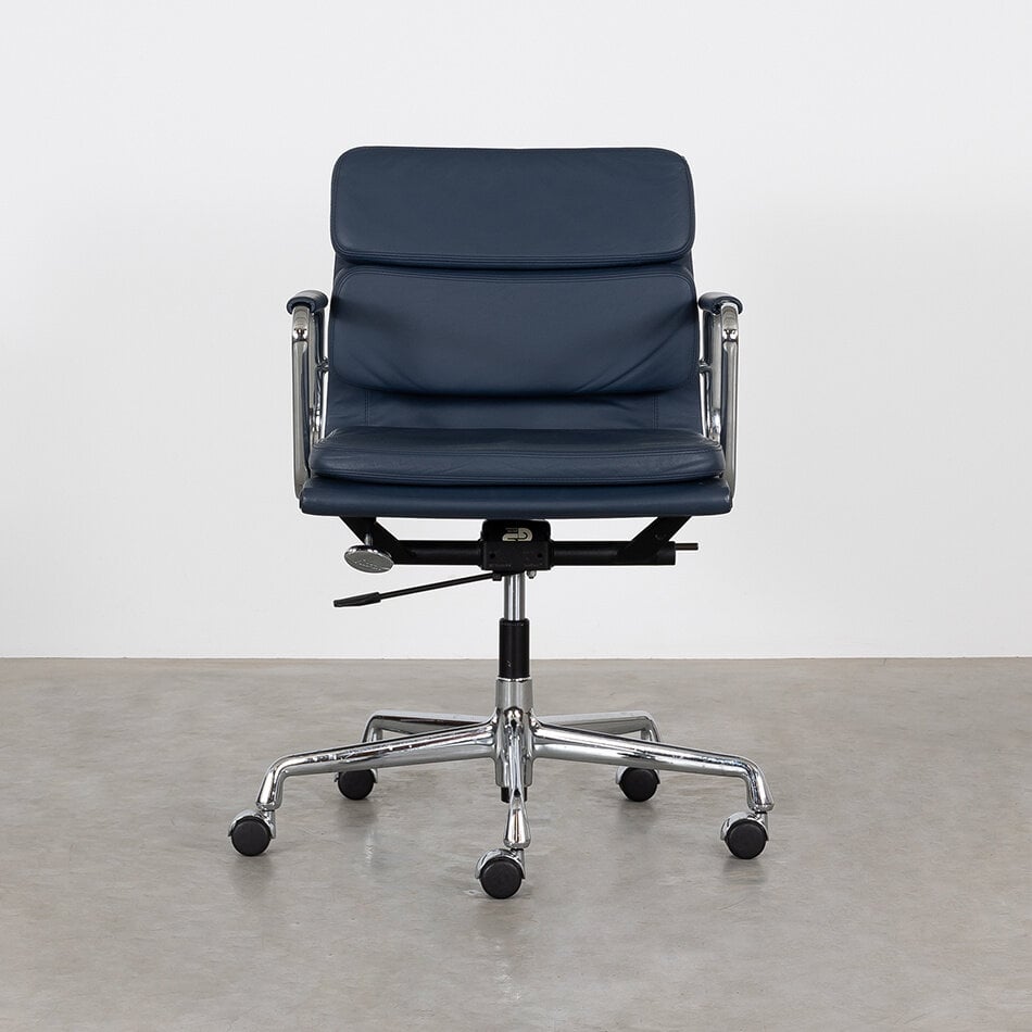 Eames EA217 office chair blue leather chrome frame Vitra