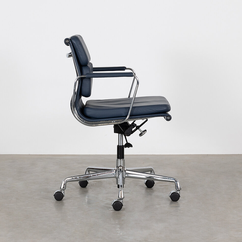 Eames EA217 office chair blue leather chrome frame Vitra