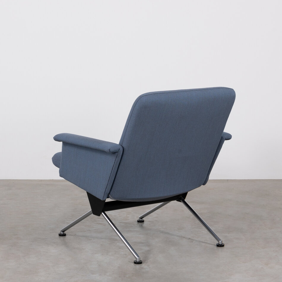 Andre Cordemeyer 1432 armchair blue Gispen