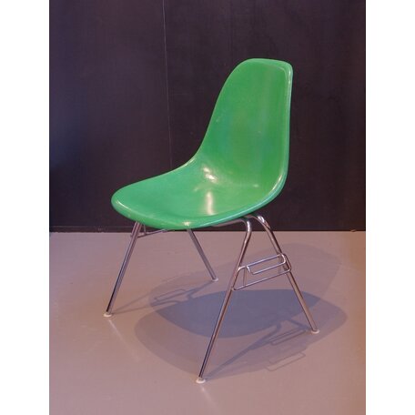 Eames fiberglass chair kelly - Green