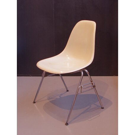 Eames Fiberglass stoel - Wit