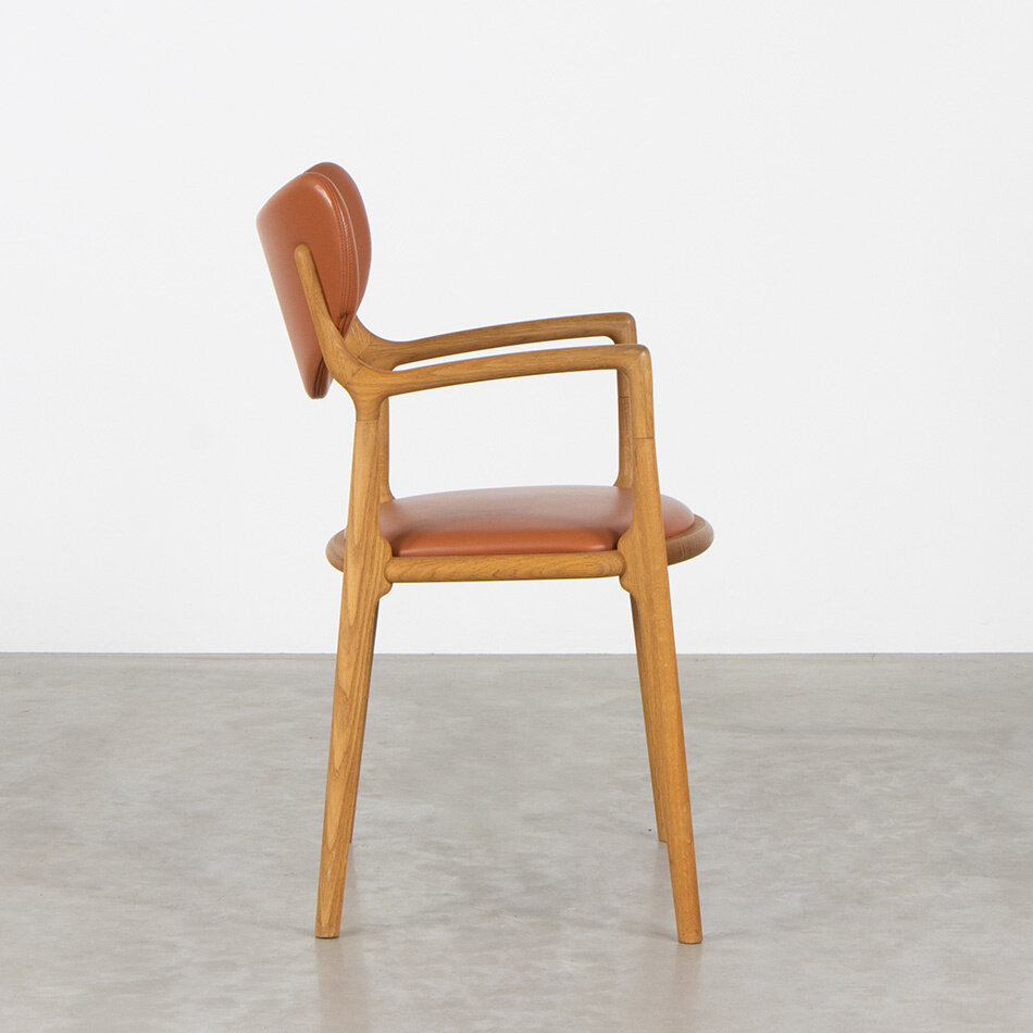 Asger Soelberg salon chair eik en cognac leer True North