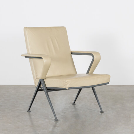 Friso Kramer Repose lounge chair Ahrend