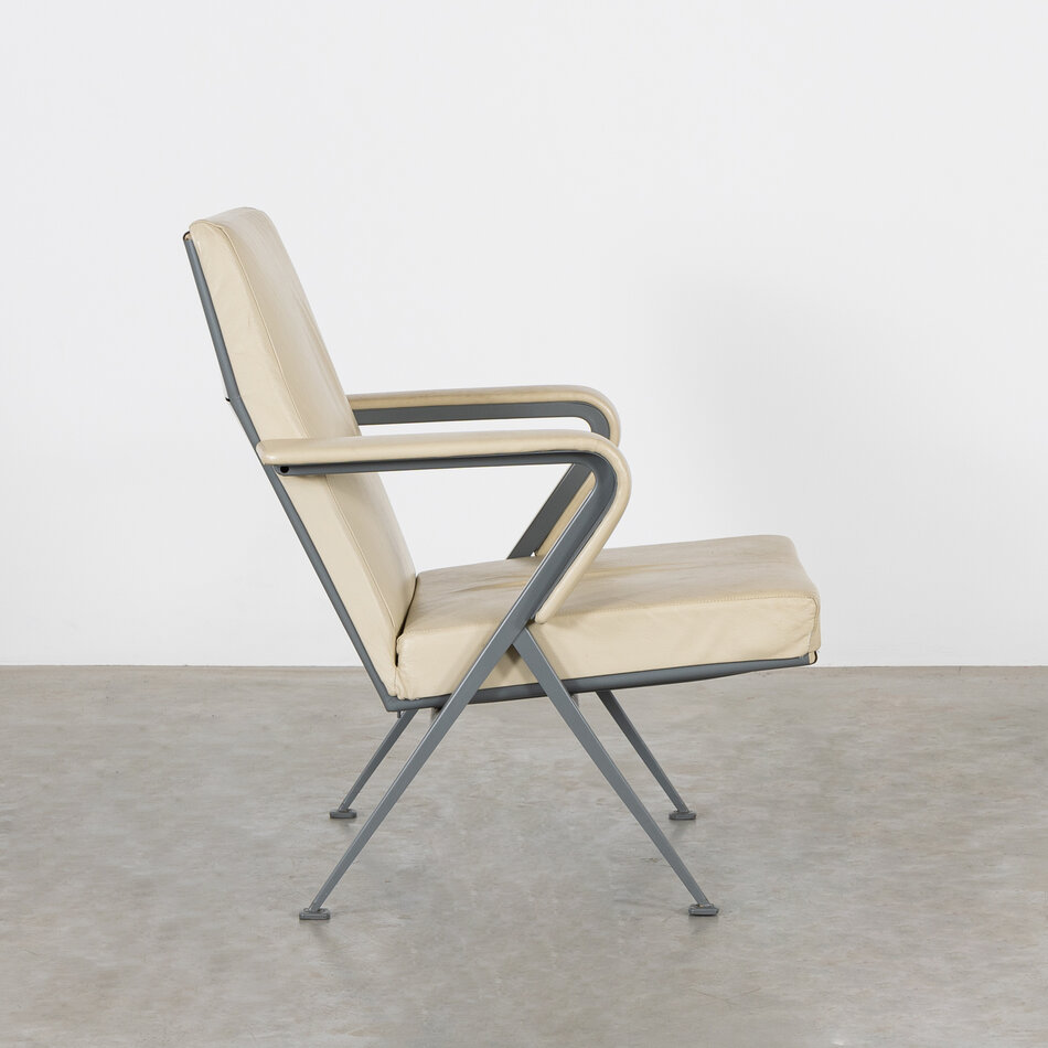 Friso Kramer Repose lounge chair Ahrend