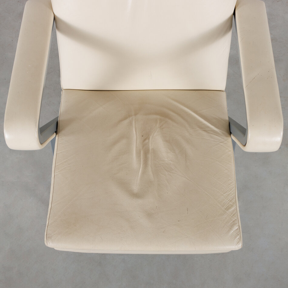 Friso Kramer Repose lounge chair Ahrend