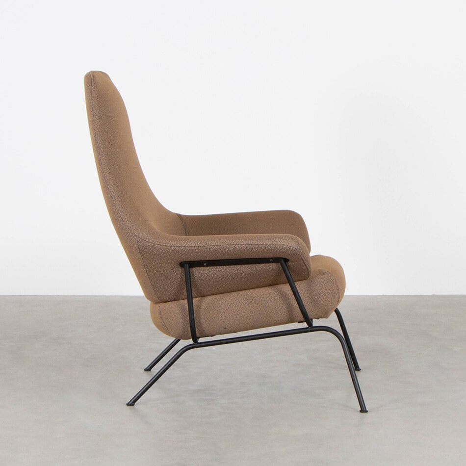 Hem Hai lounge chair bruine febrik stof Luca Nichetto