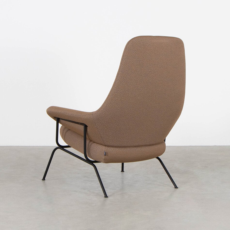 Hem Hai lounge chair bruine febrik stof Luca Nichetto