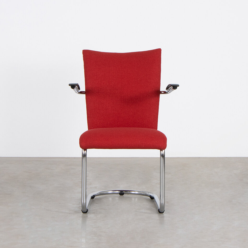 De Wit damesfauteuil 7018 nieuw bekleed rood