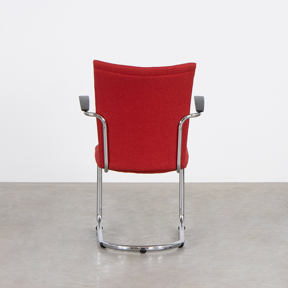 De Wit damesfauteuil 7018 nieuw bekleed rood