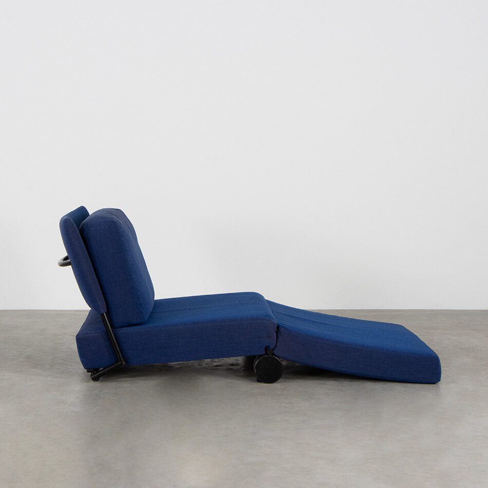 COR Trinus fauteuil / slaapmeubel blauw stof postmodern