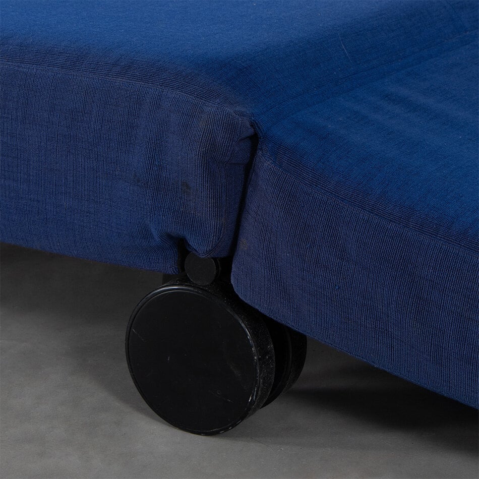 COR Trinus fauteuil / slaapmeubel blauw stof postmodern