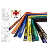 ISAMU GEKLEURDE KYOKUSHINKAI IKO KYU BAND MET KANJI BORDURING