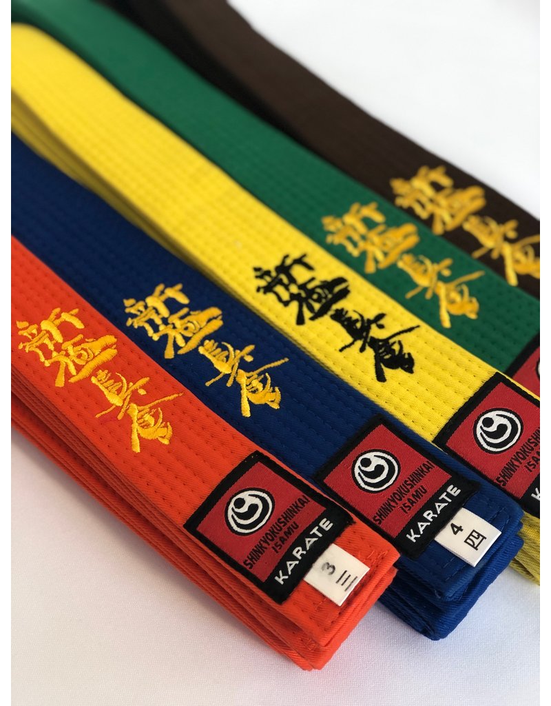 ISAMU Gekleurde Shin Kyokushin Kyu Band Met Shinkyokushin Kanji
