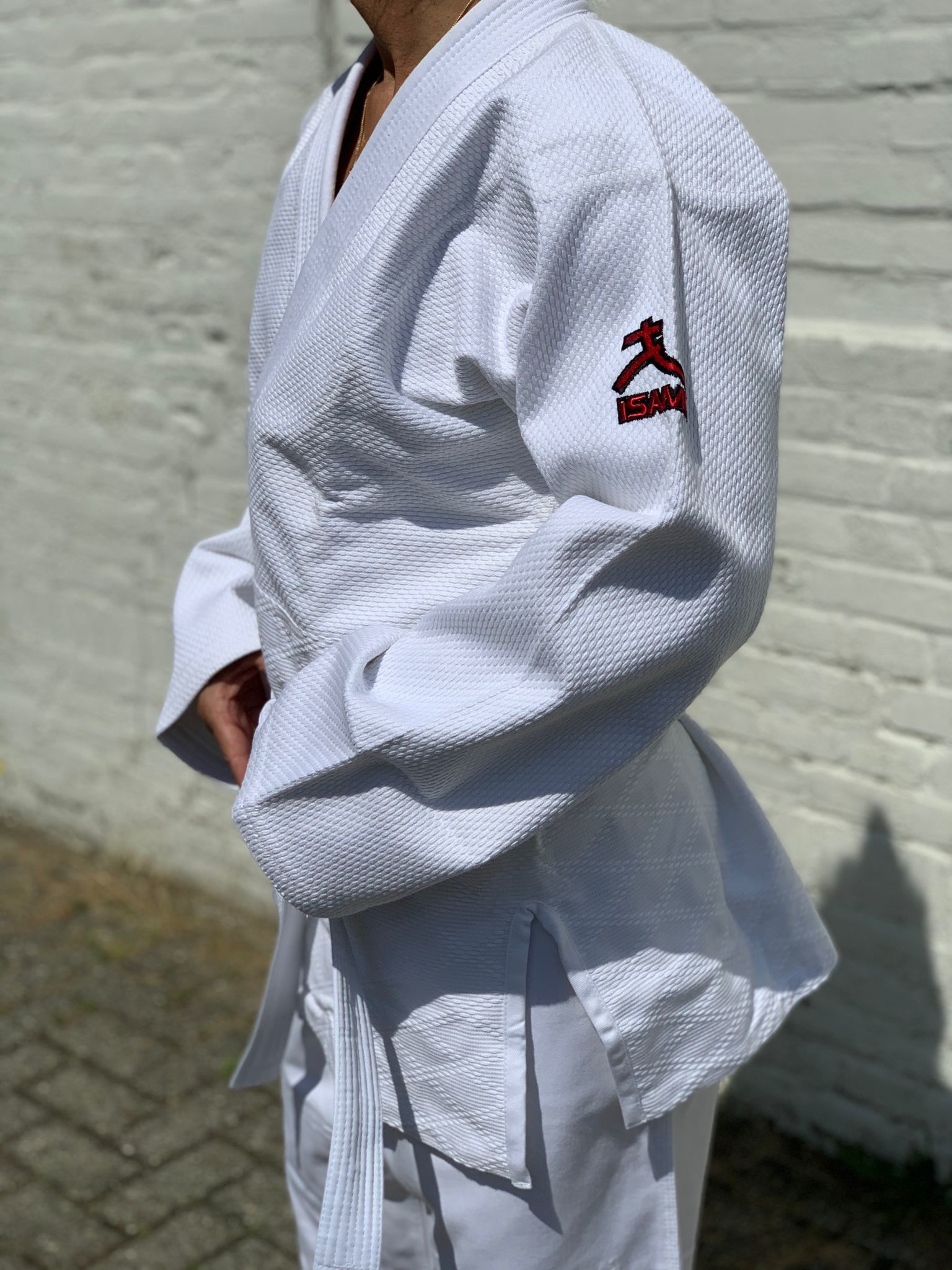 ★ Isamu  ★ isamu-judo-uniform-gi-red-