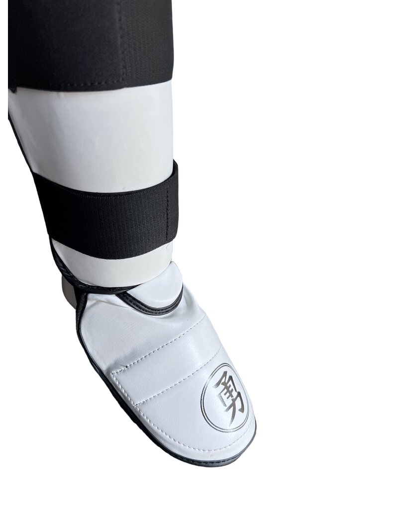 ISAMU ISAMU Pro Shinguards with Velcro