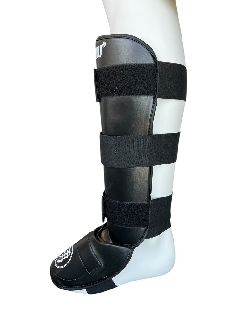 ISAMU Pro Scheenbeschermers met Klittenband Zwart