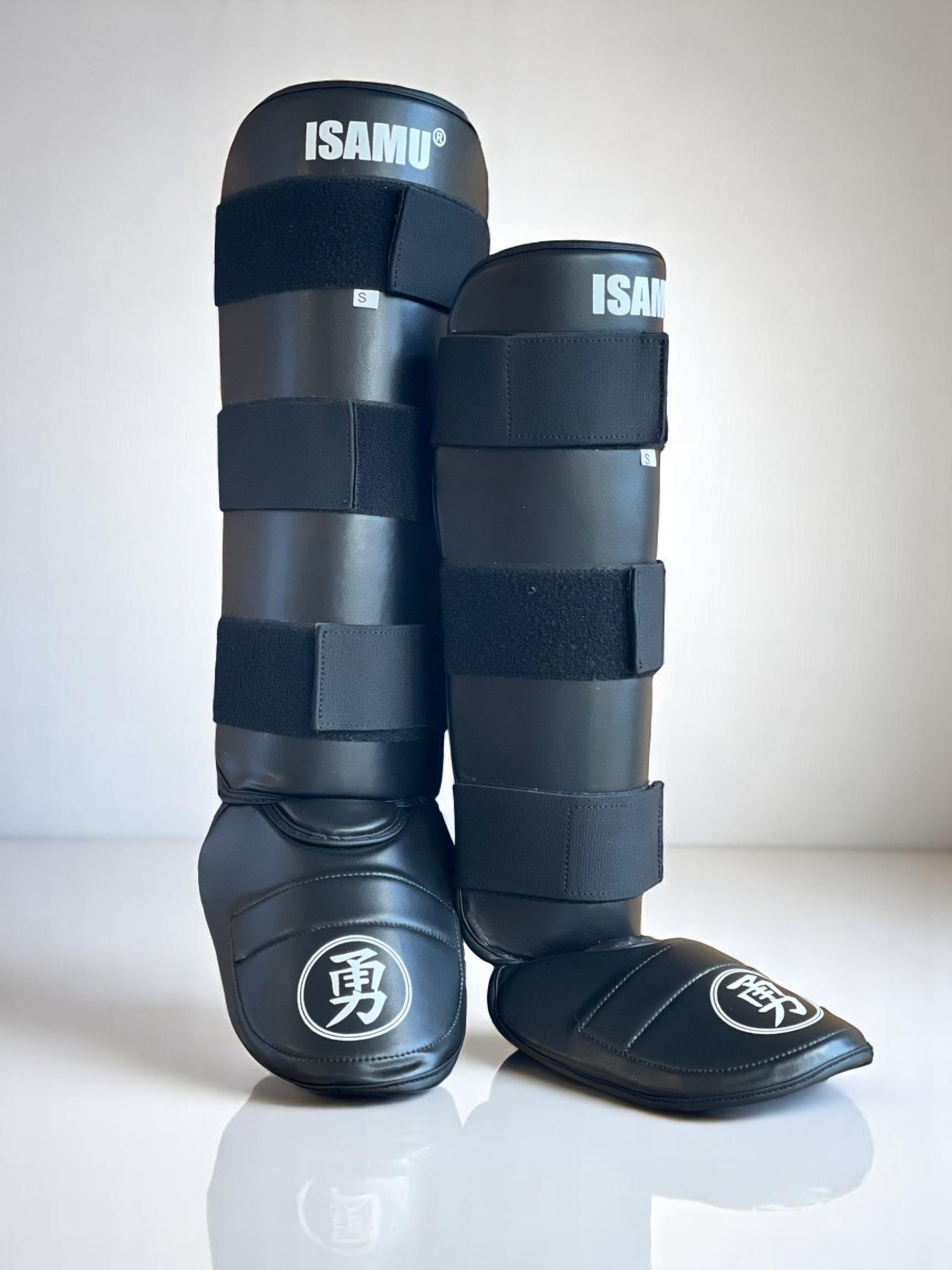 isamu-pro-shinguards-with-