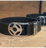 Handgemaakte Kyokushin Riem – Buffelleer -Gesp met Kanku en Riemhouder met Kanji
