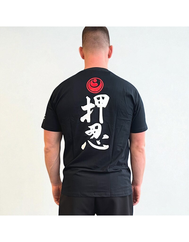 ISAMU Osu Shinkyokushin Kanji T-shirt Zwart