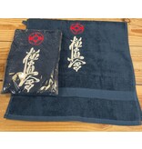 Towel with kanji and kanku/kokoro