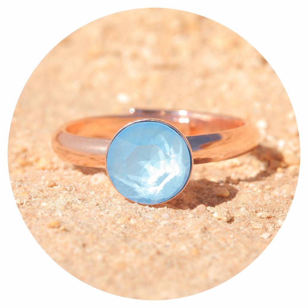 artjany Ring mit einem crystal in summer blue