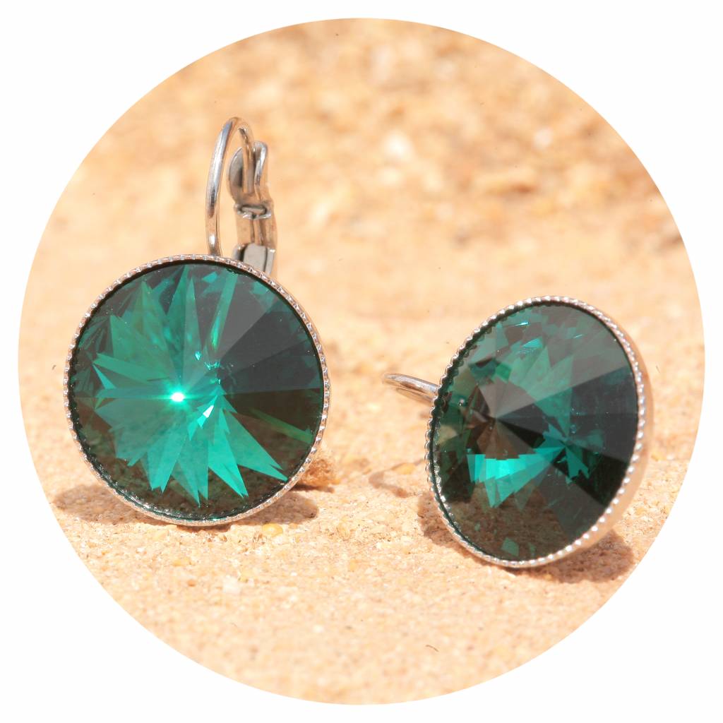 artjany Ohrhänger mit Kristallen in emerald