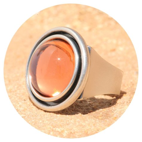 artjany Ring mit einem Cabochon in rose peach