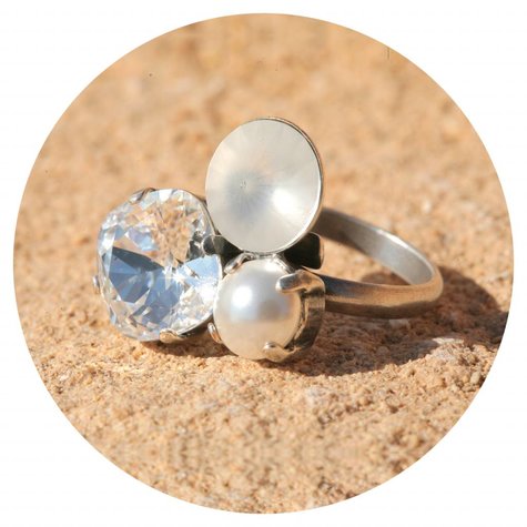 Silberner Ring TROIS47  mit geschliffenen Kristallen & Perle