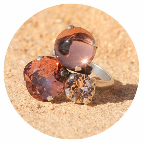artjany Ring mit geschliffenen Kristallen