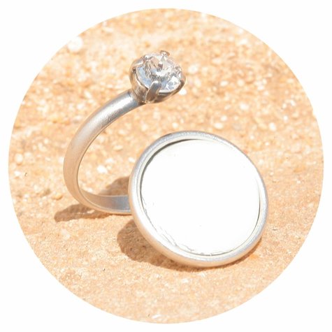 Silberner Ring DEIÀ white opal