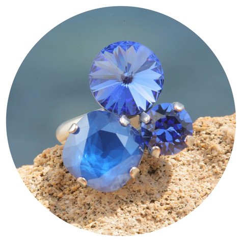 artjany Ring mit geschliffenen Kristallen sapphire