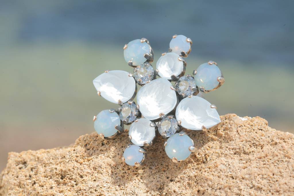 artjany Ring mit crystals in powder blue &  air opal