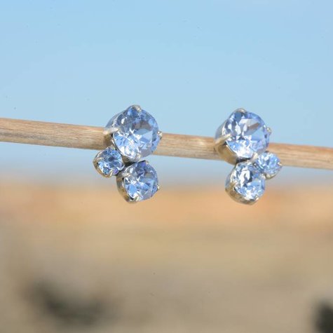 Silberner Ohrstecker TROIS light sapphire