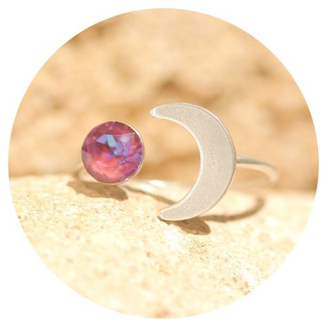 artjany Halbmond Ring mit einem Kristall in burgundy delite